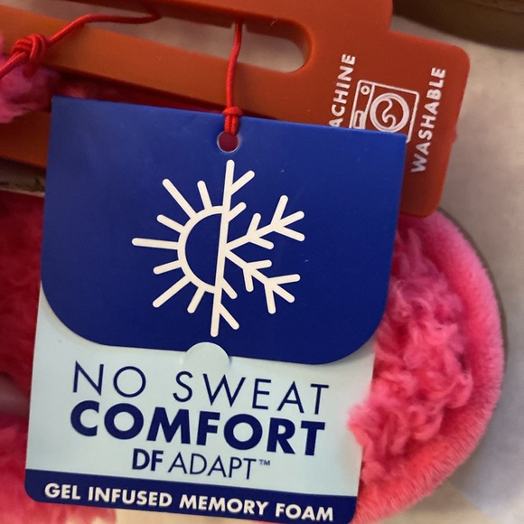 Pink Ladies Slippers - Picture 2 of 6